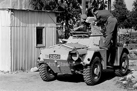 Spejdervogn gøres klar på Cypern i Camp Elisabeth, Dancon Unficyp. Fra v. Løjtnant Thaysen og konstabel Sten Hansen fra Korsør.
04/03/1965.
24x36, tiff, 300 dpi, size: 4 - 7 MB.
Printsize: 25 cm.
sa65120704.jpg