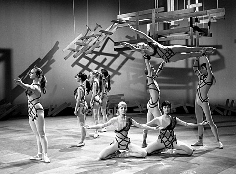 Else Marie Eg, Hanne Gemzøe, Sascha Koppel, Annemette Petersen, Svend Bunch og Peter Paul Zwartjes. 05-03-63.
6x6, jpeg, 300 dpi, size: 2 - 3 MB.
Printsize: 30 CM a6343006.jpg