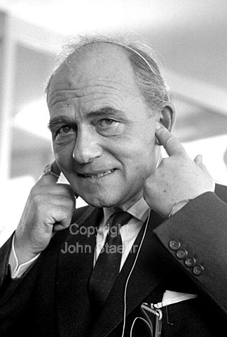 H. C. Andersen Professsor Dr. med. Oticonprisen 1962. 14-03-63.
6x6, jpeg, 300 dpi, size: 2 - 3 MB.
Printsize: 30 cm
b6340804.jpg