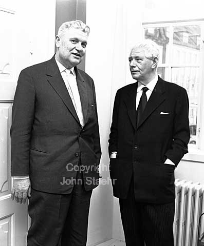 Balletmanager on the Kijev-ballet, Victor Gontar from The Sovjet Uninon (left) and The Danish minister of culture, Julius Bomholt in Copenhagen. Mr. Victor Gontar is son-in-law of Nikita Khrushchev.
11-03-64.
6x6, tiff, 300 dpi, size: 4 - 7 MB.
Printsize: 25 cm. e6440903.jpg