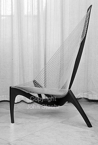 Furniture, Chair, design Jørgen Hovelskou. Copenhagen joiner-laugs 37th Exhibition.
19-09-63.
6x6, jpeg, 300 dpi, size: 1 - 3 MB.
Printsize: 25 cm.
n6341005.jpg